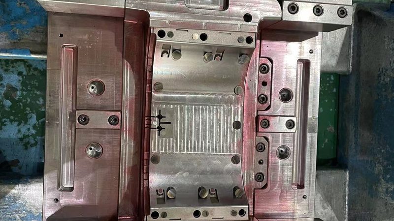 注塑模具安装调试：关键步骤与注意事项**